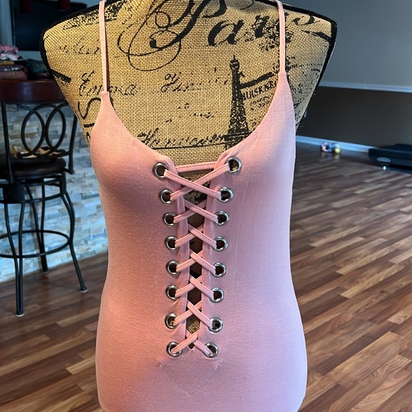 Size L light pink fitted midi with grommets and straps down front center - Picture 3 of 5